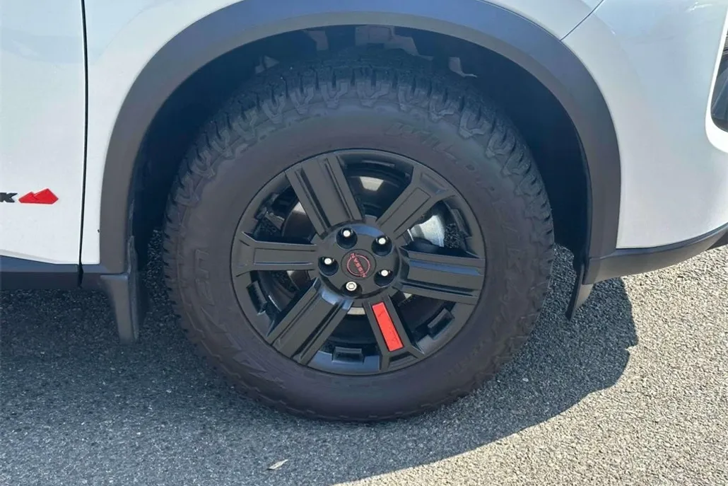 2025 Nissan Rogue SV photo 1