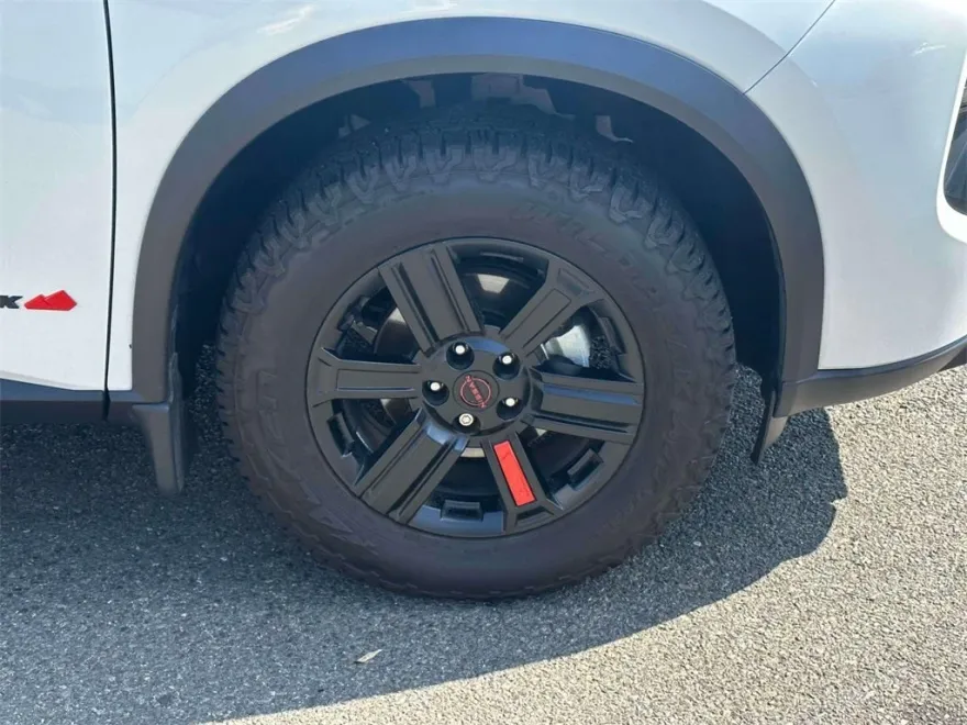 2025 Nissan Rogue SV photo 1