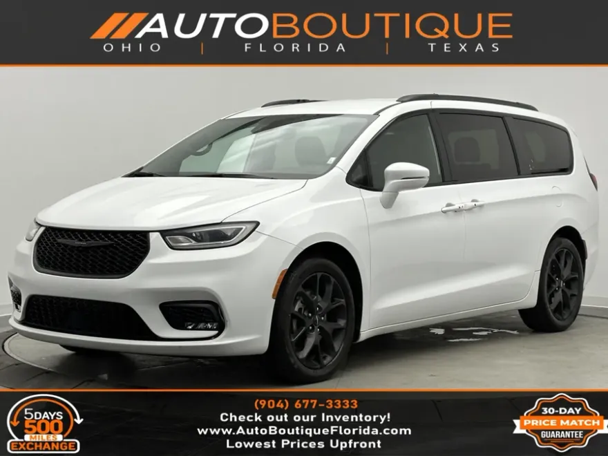 2021 Chrysler Pacifica Touring photo 1