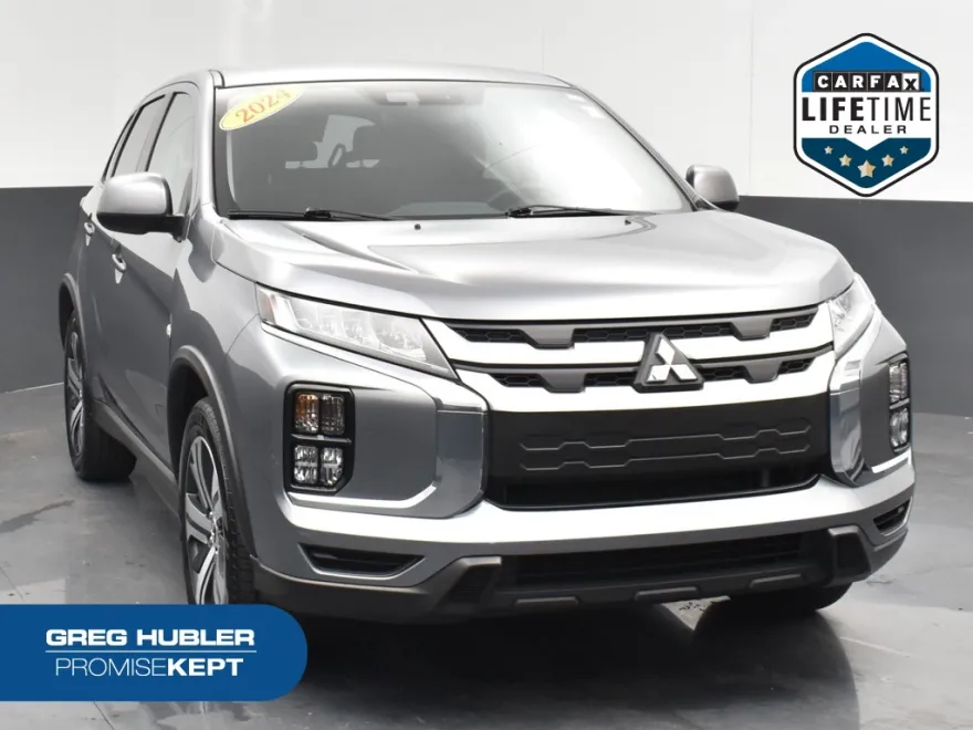 2024 Mitsubishi Outlander Sport ES photo 1