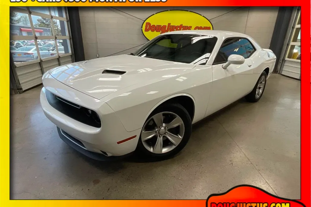 2020 Dodge Challenger SXT photo 1