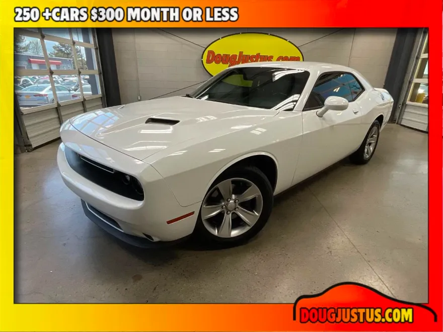 2020 Dodge Challenger SXT photo 1