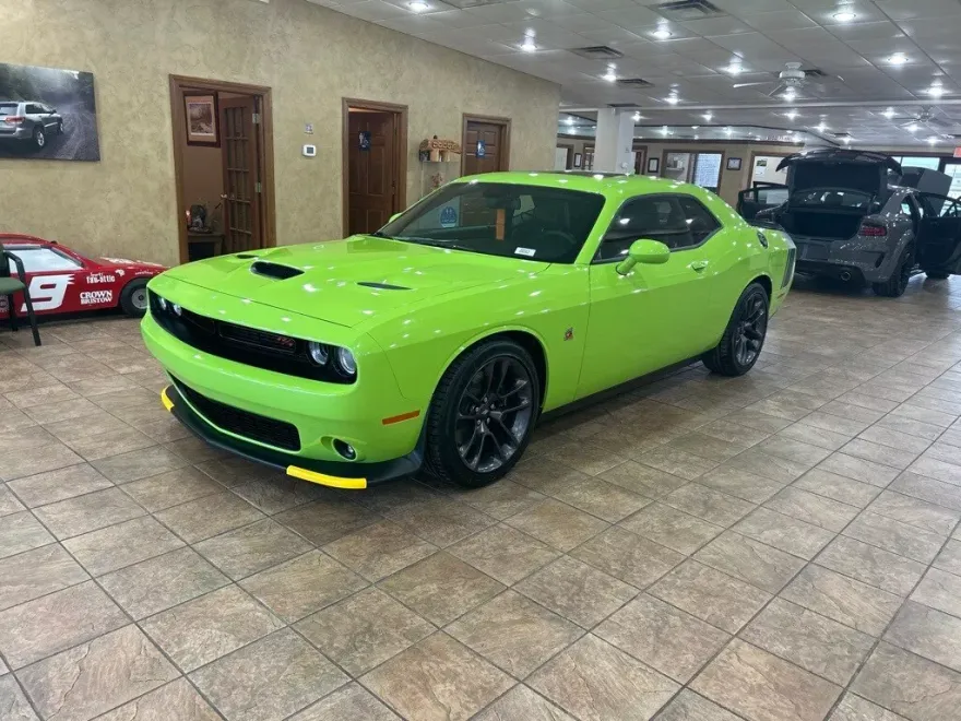 2023 Dodge Challenger R/T Scat Pack photo 1