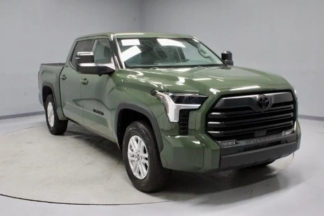 2023 Toyota Tundra SR5 photo 1