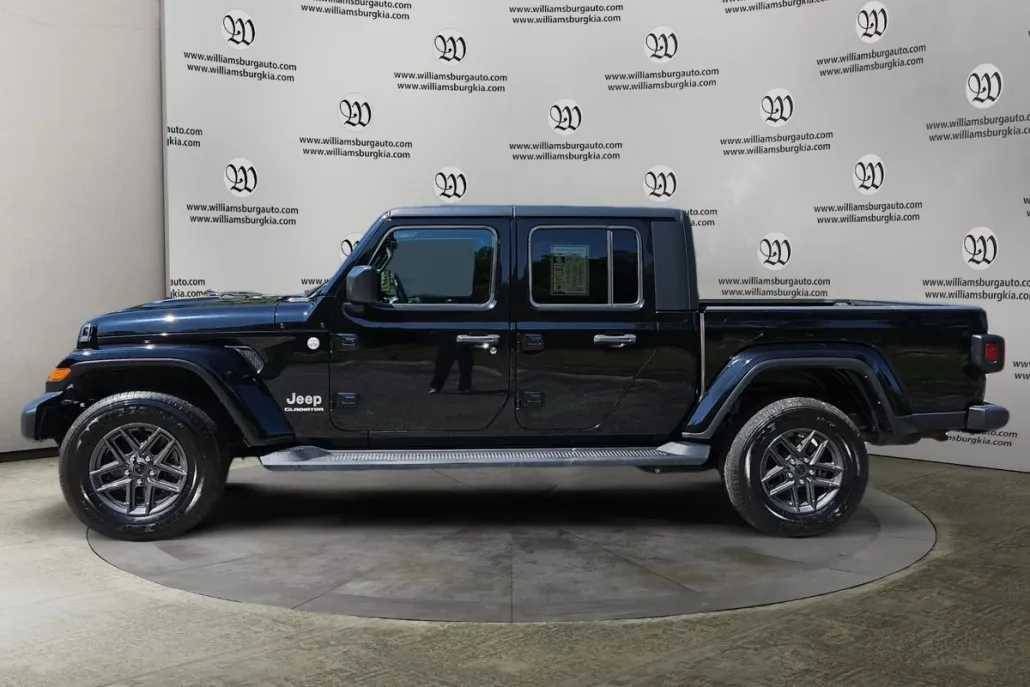 2021 Jeep Gladiator Overland photo 1