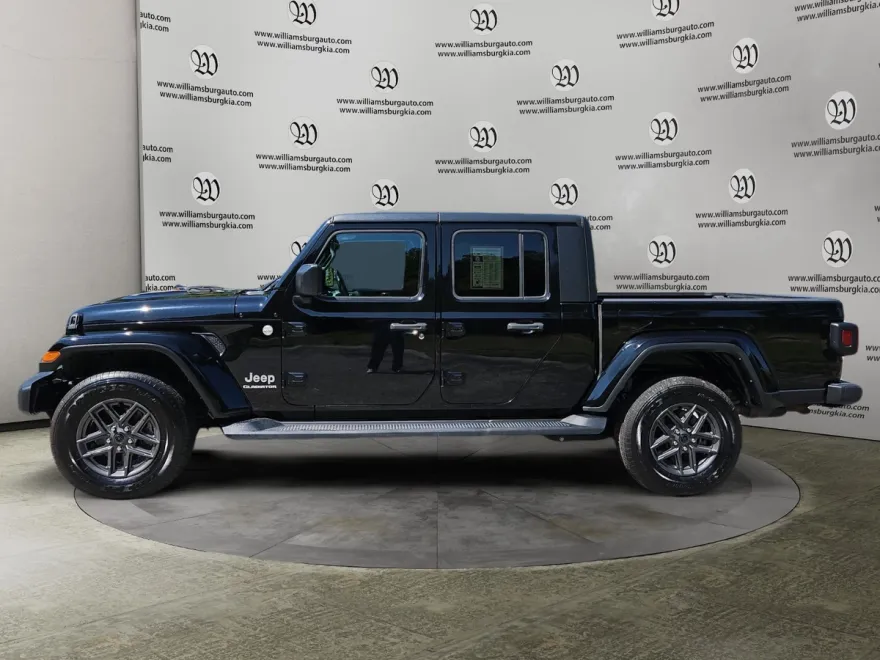 2021 Jeep Gladiator Overland photo 1