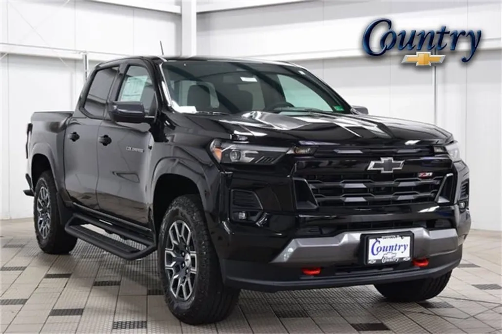 2025 Chevrolet Colorado Z71 photo 1