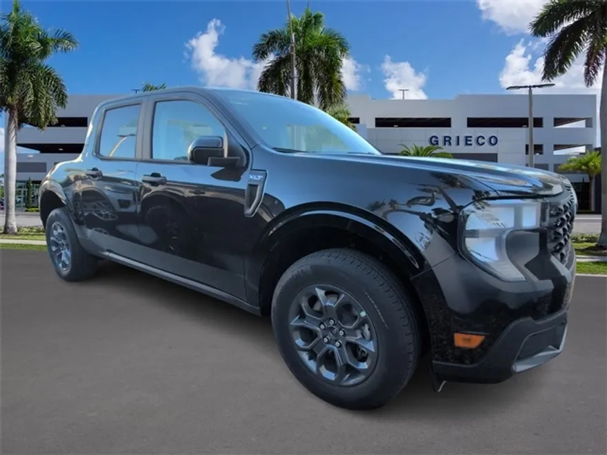 2025 Ford Maverick XLT photo 1