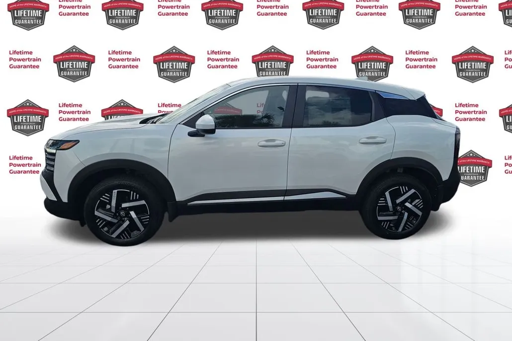 2025 Nissan Kicks SV photo 1