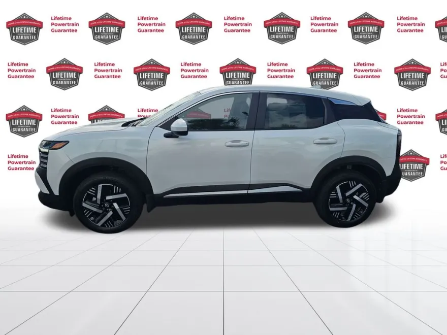 2025 Nissan Kicks SV photo 1