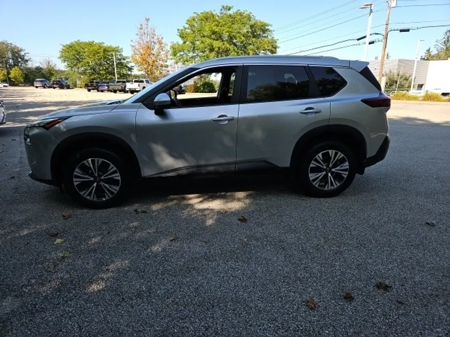 2023 Nissan Rogue SV photo 1