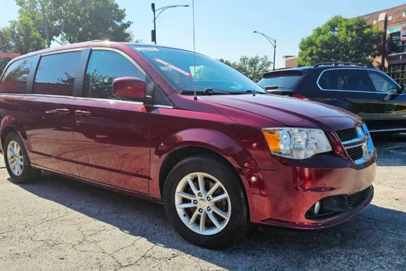 2019 Dodge Grand Caravan SXT photo 1
