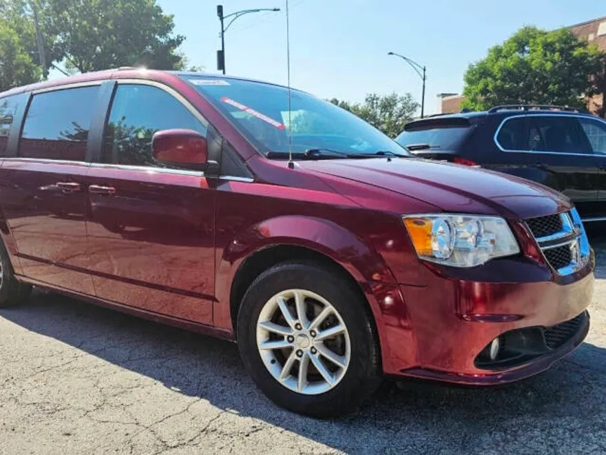 2019 Dodge Grand Caravan SXT photo 1
