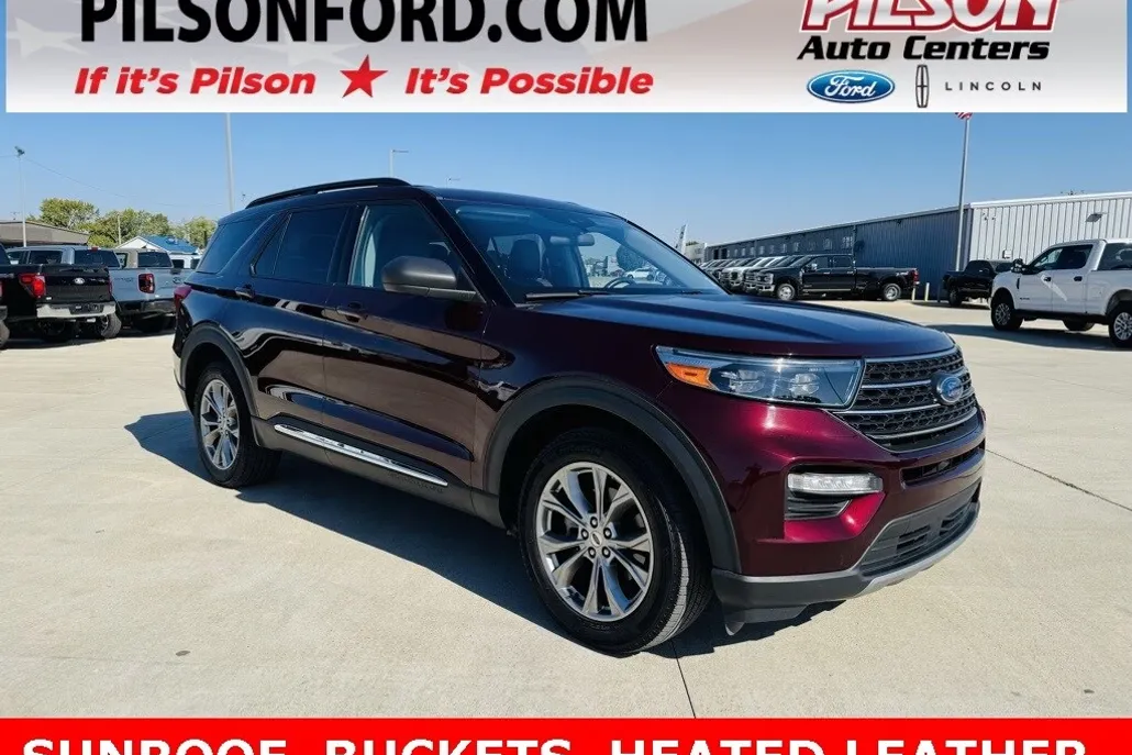 2022 Ford Explorer XLT photo 1