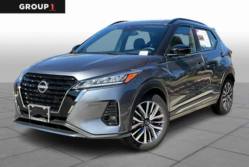 2024 Nissan Kicks SR photo 1