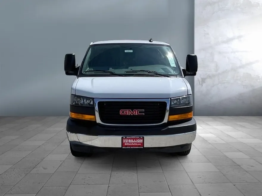 2025 Gmc Savana Cutaway 3500 photo 1