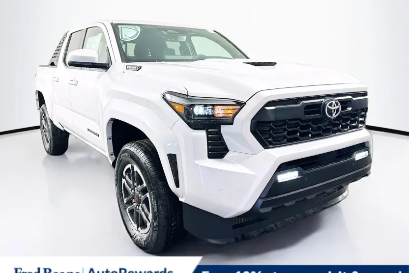 2025 Toyota Tacoma TRD Sport photo 1