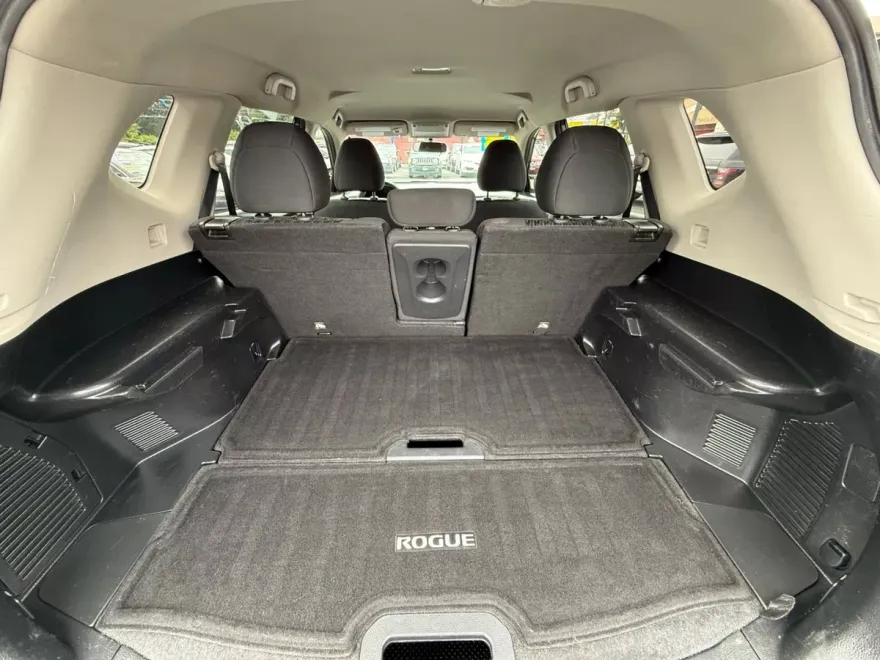 2018 Nissan Rogue photo 1