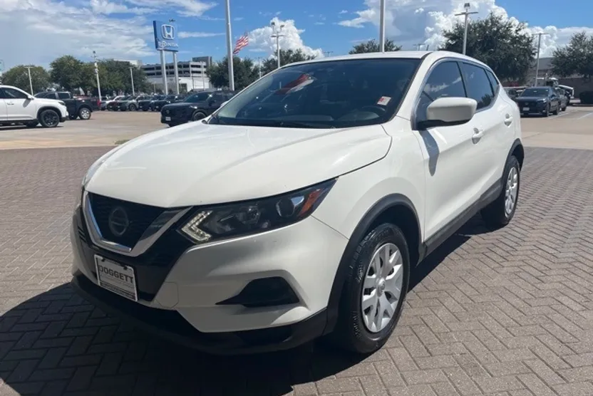 2020 Nissan Rogue Sport S photo 1