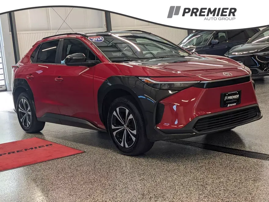 2024 Toyota bZ4X XLE photo 1