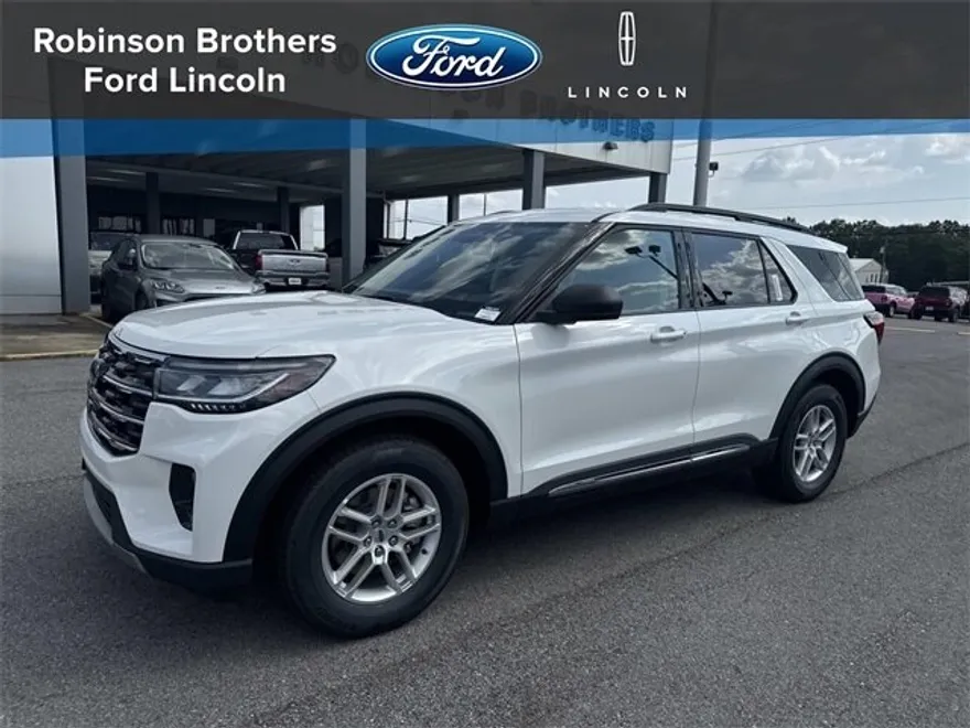 2025 Ford Explorer photo 1