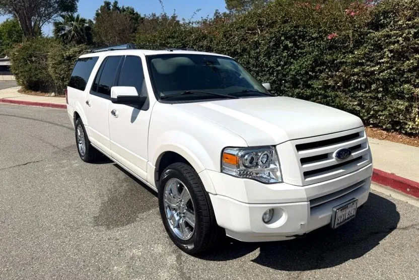 2010 Ford Expedition EL Limited photo 1