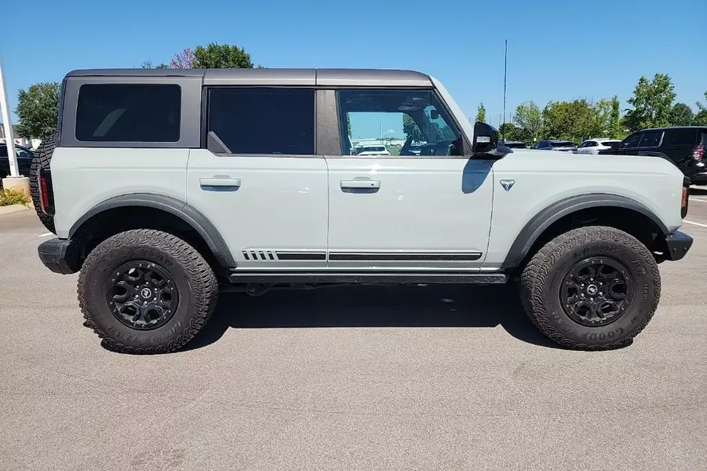 2021 Ford Bronco First Edition photo 1