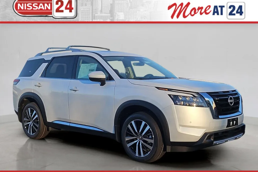 2025 Nissan Pathfinder Platinum photo 1