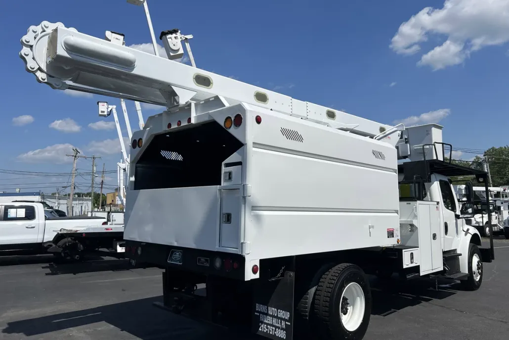 2017 Freightliner M2 106 Medium Duty photo 1