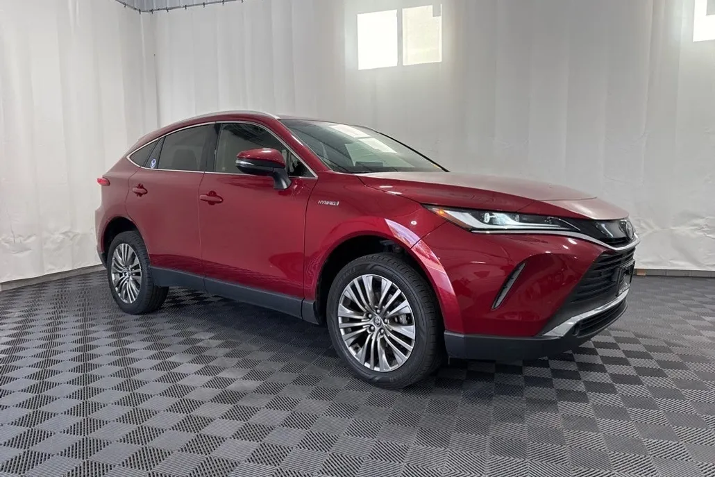 2021 Toyota Venza XLE photo 1