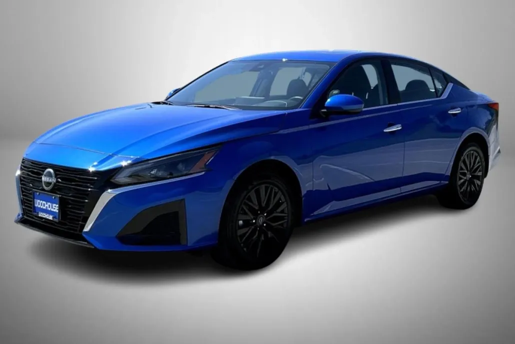 2025 Nissan Altima 2.5 SV photo 1