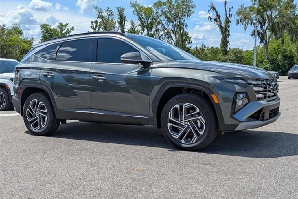 2025 Hyundai Tucson Hybrid Limited photo 1