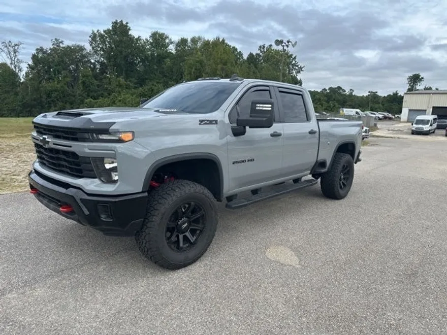 2024 Chevrolet Silverado 2500HD Custom photo 1