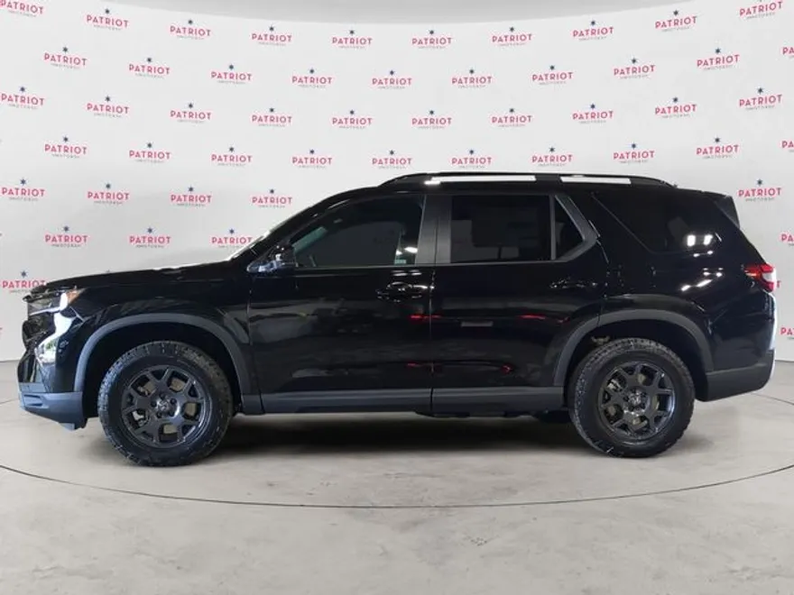 2025 Honda Pilot TrailSport photo 1