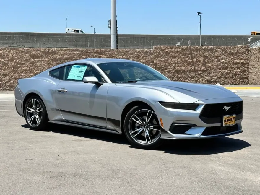 2025 Ford Mustang EcoBoost photo 1