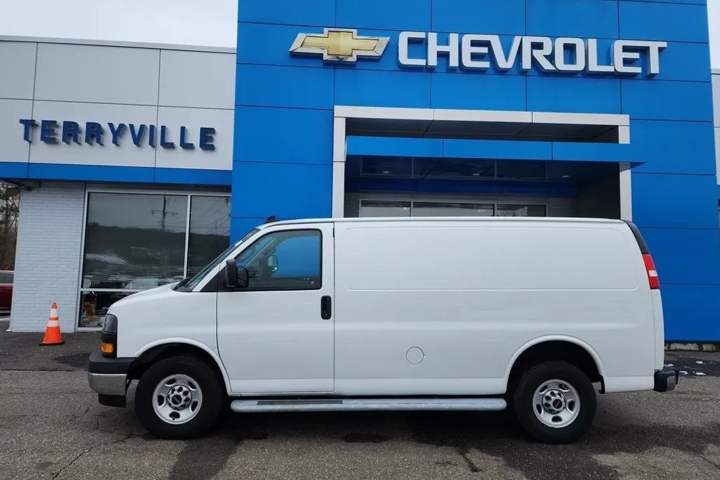 2022 Gmc Savana Cargo 2500 photo 1