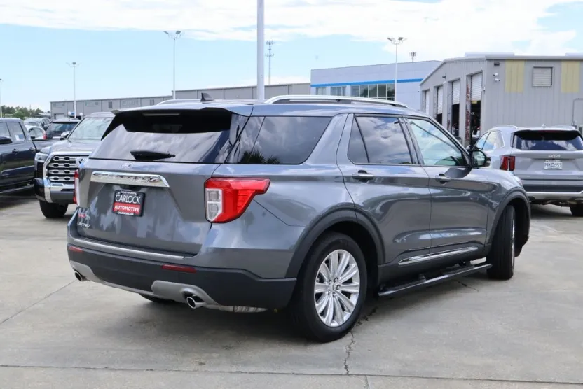 2024 Ford Explorer Limited photo 1