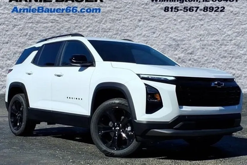 2026 Chevrolet Equinox LT photo 1
