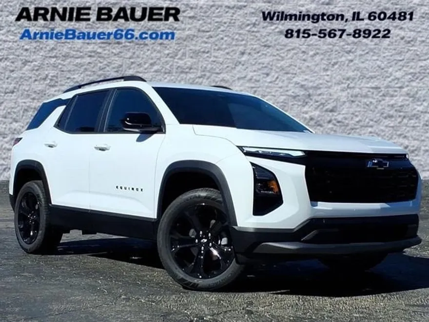2026 Chevrolet Equinox LT photo 1