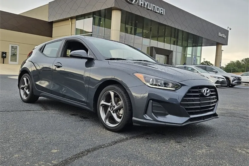 2020 Hyundai Veloster 2.0L Premium photo 1
