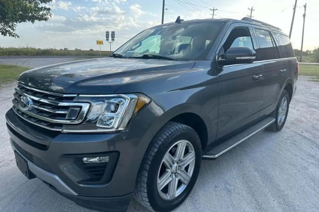 2019 Ford Expedition XLT photo 1