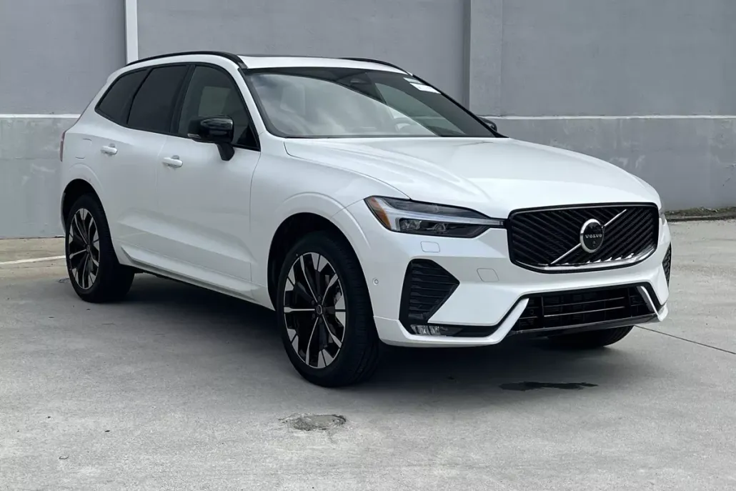 2026 Volvo XC60 B5 Plus photo 1