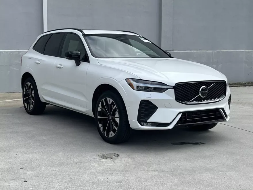 2026 Volvo XC60 B5 Plus photo 1