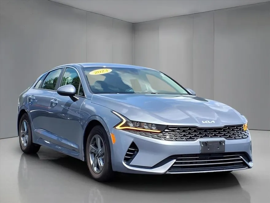 2023 Kia K5 LXS photo 1