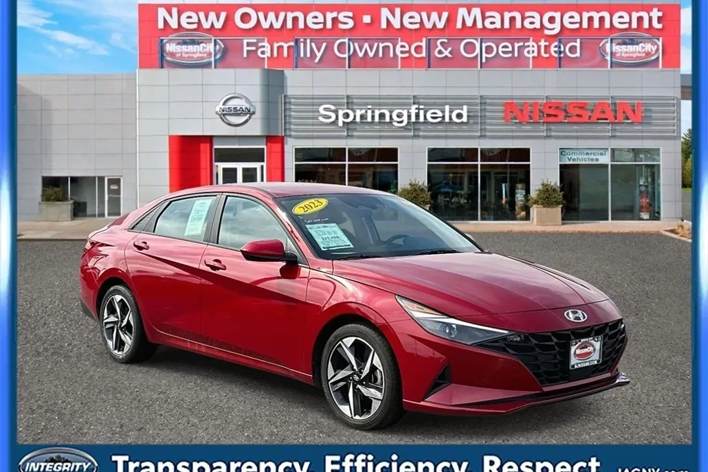 2023 Hyundai Elantra SEL photo 1