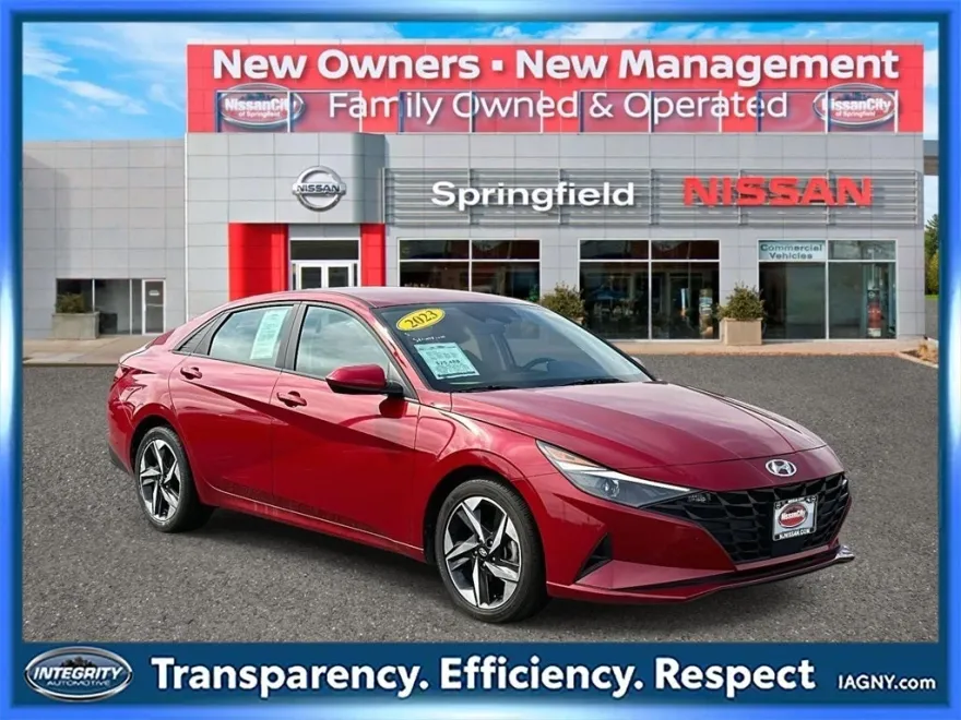 2023 Hyundai Elantra SEL photo 1