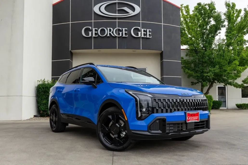 2026 Kia Sportage X-Line photo 1