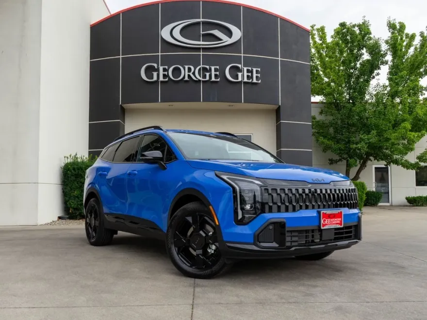 2026 Kia Sportage X-Line photo 1