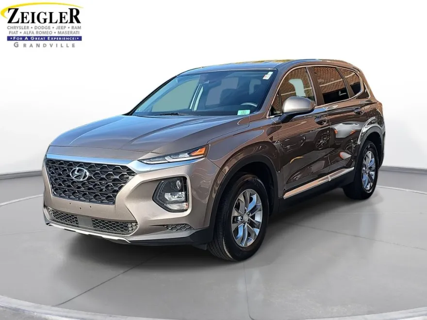 2019 Hyundai Santa Fe SE photo 1