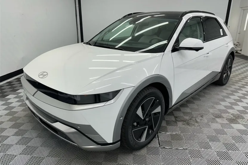 2025 Hyundai Ioniq 5 Limited photo 1